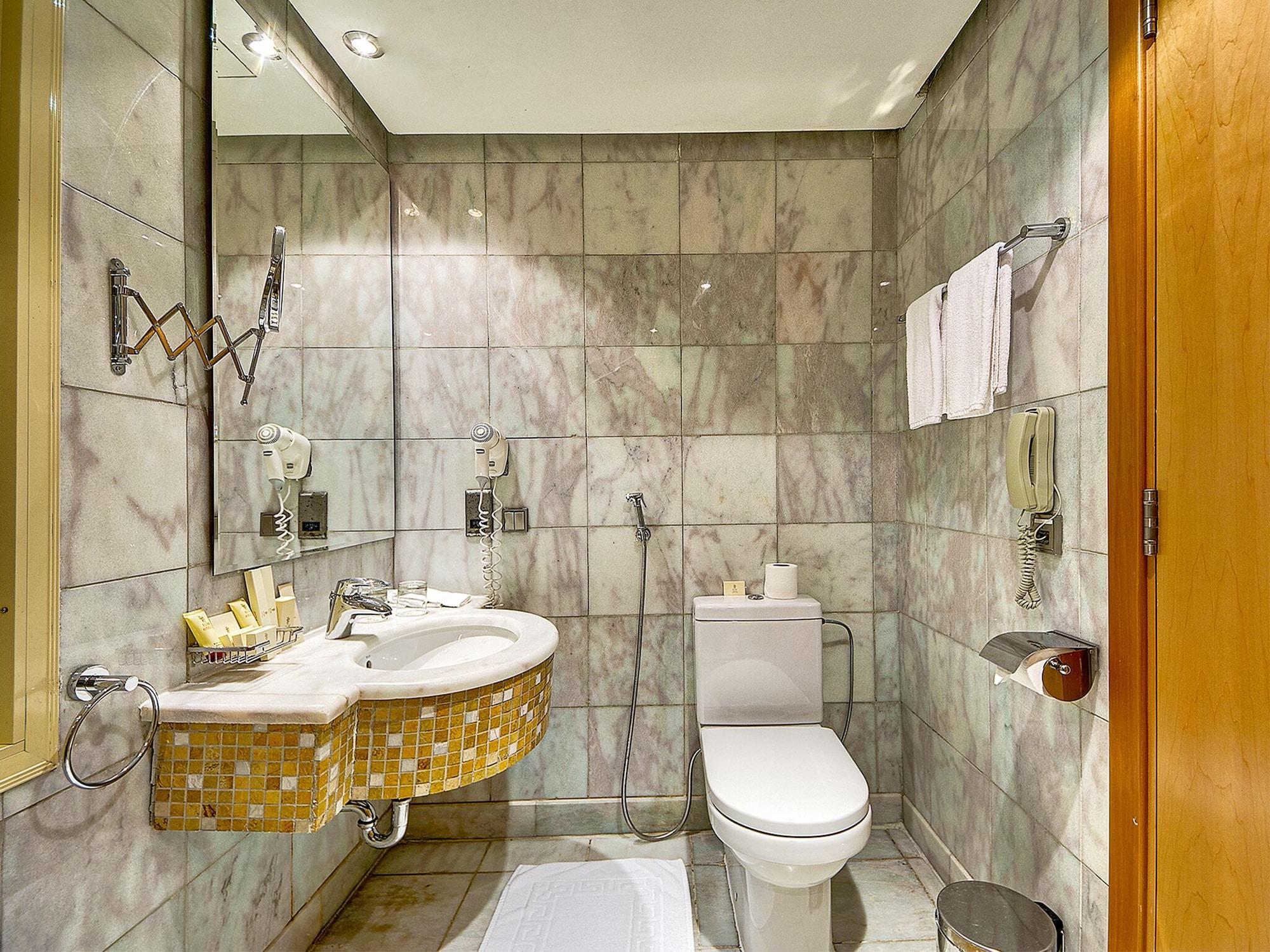 Elaf Al Mashaer Hotel Makkah Mekka Exteriér fotografie A bathroom at the hotel