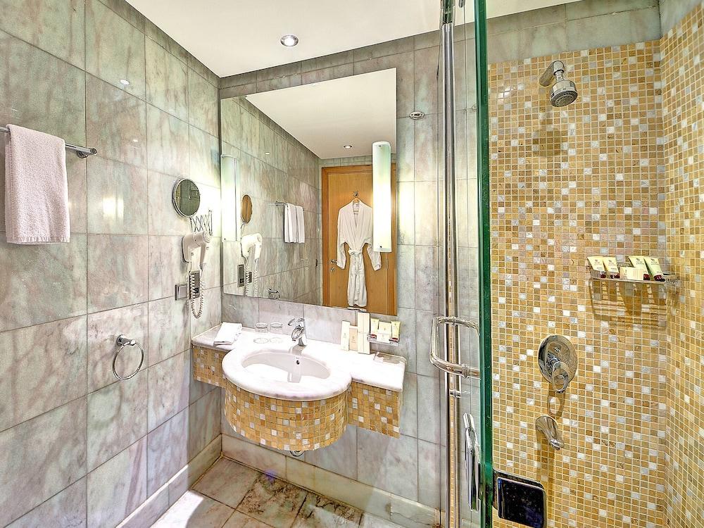 Elaf Al Mashaer Hotel Makkah Mekka Exteriér fotografie A bathroom at the hotel